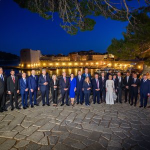 Uzvanici samita 'Inicijativa triju mora' prošetali Stradunom