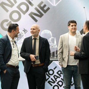 Vizionar godine