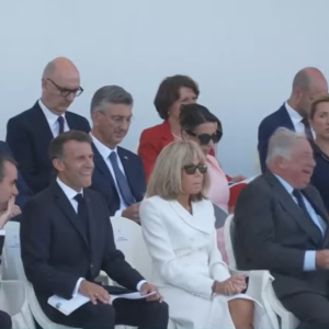 Svjetski čelnici na vojnom mimohodu u Parizu