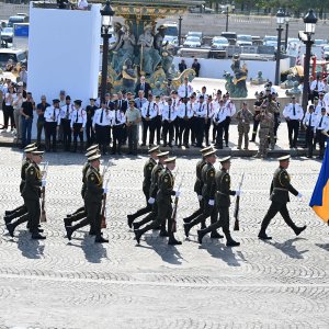 Vojni mimohod u Parizu