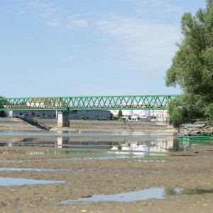 Rekordno niski vodostaj Drave kod Osijeka