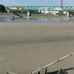 Rekordno niski vodostaj Drave kod Osijeka