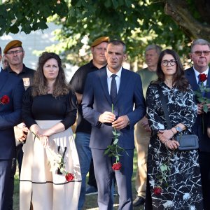 Diljem Hrvatske položeni vijenci i zapaljene svijeće povodom obljetnice Oluje