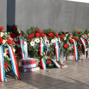 Diljem Hrvatske položeni vijenci i zapaljene svijeće povodom obljetnice Oluje