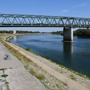 Slavonski Brod: Savu dijeli dvadesetak centimetara od najnižeg zabilježenog vodostaja