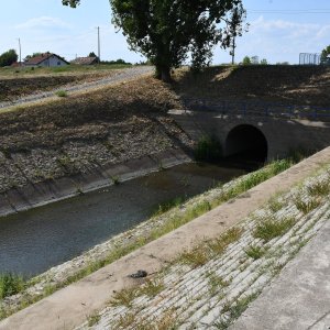 Slavonski Brod: Savu dijeli dvadesetak centimetara od najnižeg zabilježenog vodostaja