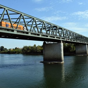 Slavonski Brod: Savu dijeli dvadesetak centimetara od najnižeg zabilježenog vodostaja
