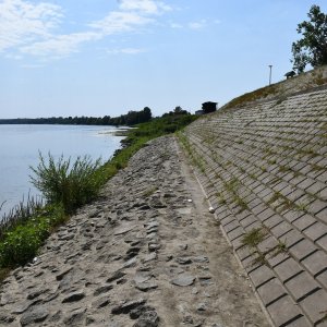 Slavonski Brod: Savu dijeli dvadesetak centimetara od najnižeg zabilježenog vodostaja