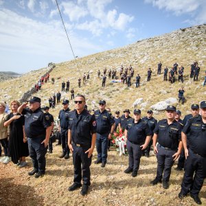Na Kornatima obilježena 19. godišnjica tragedije u kojoj je poginulo 12 vatrogasaca
