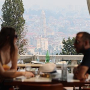 Split prekriven dimom zbog požara kod Tomislavgrada