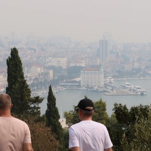 Split prekriven dimom zbog požara kod Tomislavgrada