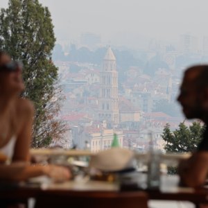 Split prekriven dimom zbog požara kod Tomislavgrada