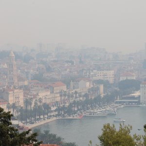 Split prekriven dimom zbog požara kod Tomislavgrada