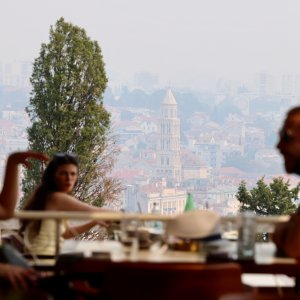 Split prekriven dimom zbog požara kod Tomislavgrada