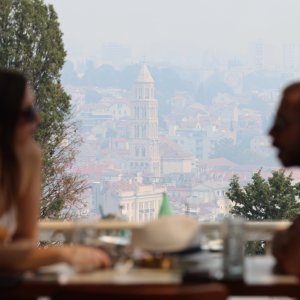 Split prekriven dimom zbog požara kod Tomislavgrada