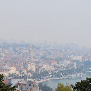 Split prekriven dimom zbog požara kod Tomislavgrada
