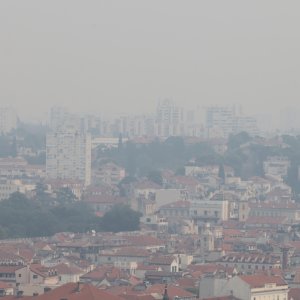 Split prekriven dimom zbog požara kod Tomislavgrada