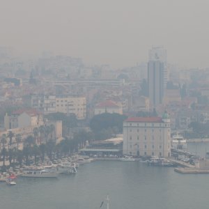 Split prekriven dimom zbog požara kod Tomislavgrada