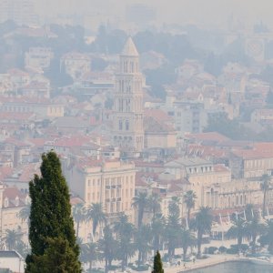 Split prekriven dimom zbog požara kod Tomislavgrada