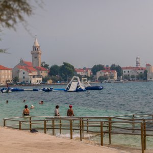 Slaba vidljivost u Kaštelima zbog velikog požara u okolici Tomislavgrada