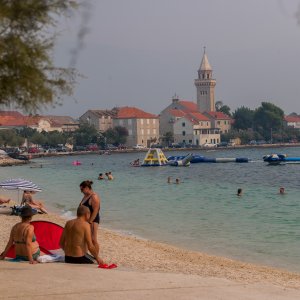 Slaba vidljivost u Kaštelima zbog velikog požara u okolici Tomislavgrada