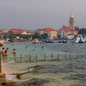 Slaba vidljivost u Kaštelima zbog velikog požara u okolici Tomislavgrada