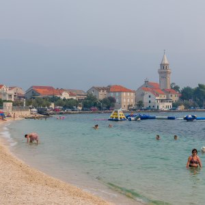 Slaba vidljivost u Kaštelima zbog velikog požara u okolici Tomislavgrada