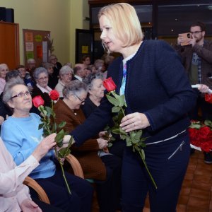 Kristina Ikić Baniček, gradonačelnica Siska, povodom Dana žene posjetila Dom za starije i nemoćne