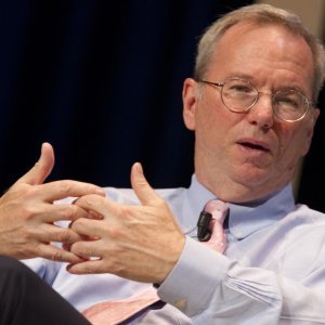 Kolovoz 2001. - Eric Schmidt postaje direktor Googlea