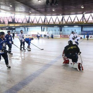 Hokejaši Medveščaka počeli s pripremama za novu sezonu