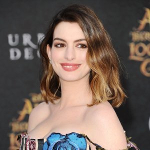 Oči Anne Hathaway