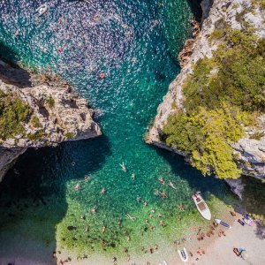 Panoramske fotografije uvale Stiniva