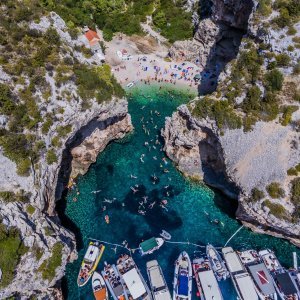 Panoramske fotografije uvale Stiniva