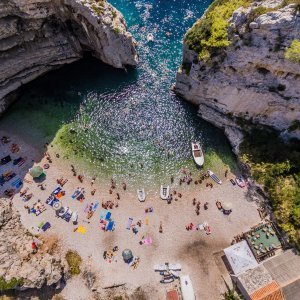 Panoramske fotografije uvale Stiniva