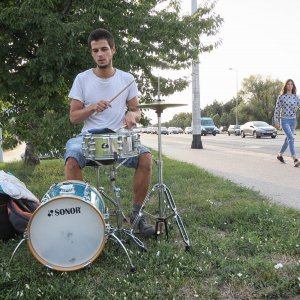 Bubnjar Ivan Marinović vježba na križanju Hrgovića i Zagrebačke avenije