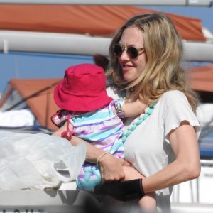Amanda Seyfried sa kćerkicom