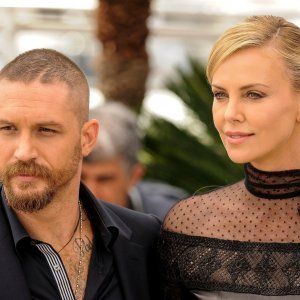 Tom Hardy i Charlize Theron