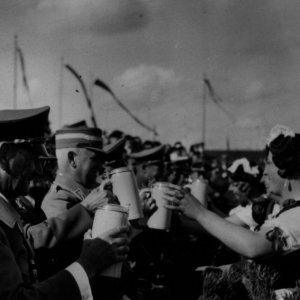 Guverner Franz Ritter na otvorenju Oktoberfesta 1934.