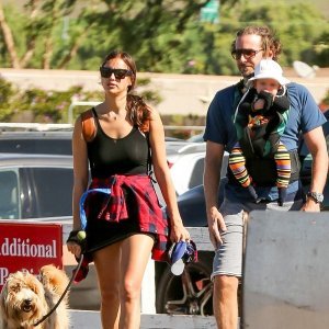 Bradley Cooper i Irina Shayk u šetnji s kćerkicom