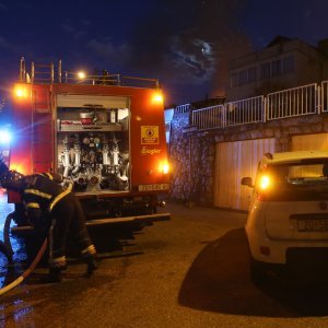 U Bjelolasičkoj ulici u Mlinovima planula je kuća