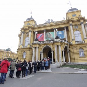 Gužva ispred HNK Zagreb