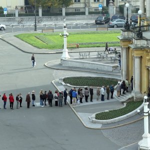 Gužva ispred HNK Zagreb