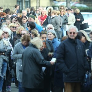 Gužva ispred HNK Zagreb