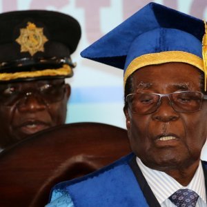 Mugabe se pojavio na dodjeli diploma u Harareu