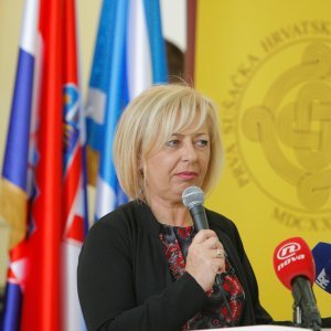 Kolinda Grabar Kitarović u posjetu sušačkoj gimnaziji