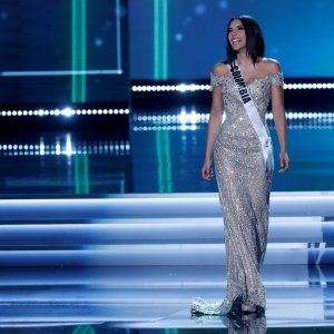 Miss Kolumbije Laura Hernandez u večernjoj haljini