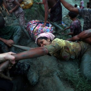 Fotoreporteri pomažu izbjeglici na granici Mianmara i Bangladeša