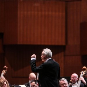 Koncert Zagrebačke filharmonije uz dirigenta Pavla Dešpalja i Ivu Pogorelića na klaviru