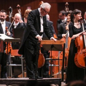 Koncert Zagrebačke filharmonije uz dirigenta Pavla Dešpalja i Ivu Pogorelića na klaviru