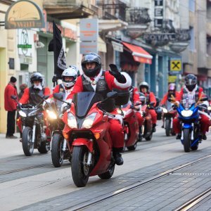 Tradicionalan defile motomrazova gradskim ulicama Osijeka